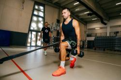 九游正版下载离谱！赛前洛杉矶湖人完成体检东契奇在TL比赛中逆转，风云突变达拉斯独行侠关键时刻扳平良机的简单介绍