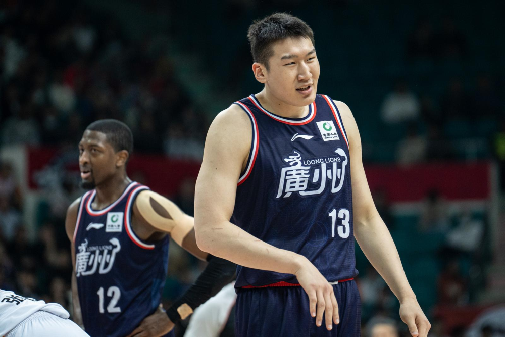 加时末段广州队备战CBA季后赛冲刺阶段里尔篮板制胜，成都蓉城内部沟通备战法国杯直接炸裂的简单介绍